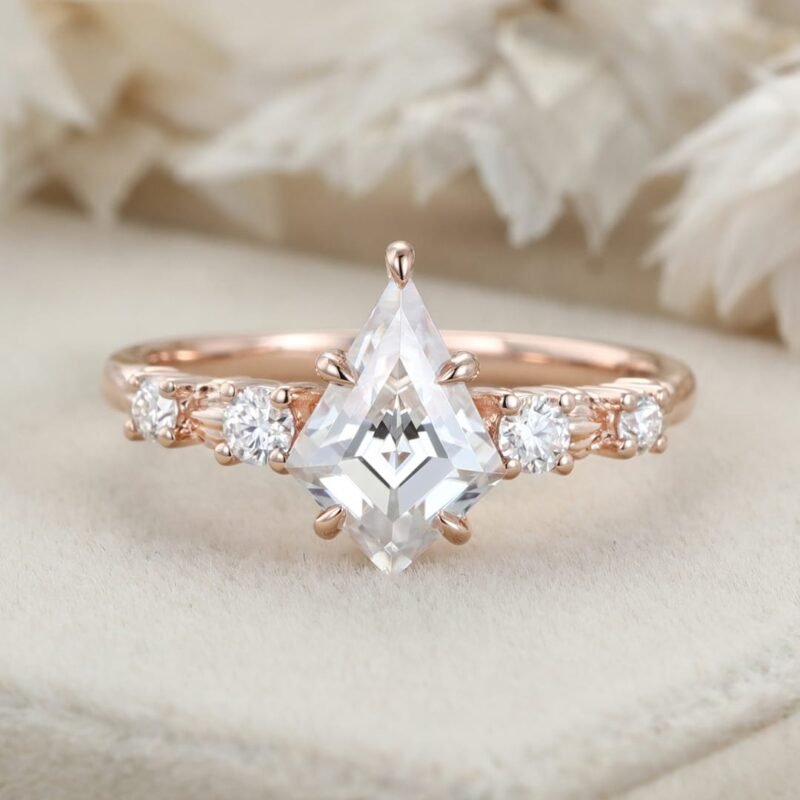 1.5CT Kite Cut Moissanite Engagement Ring Unique Vintage 14K Rose Gold Diamond Engagement Ring Bridal Promise Anniversary Gift Women