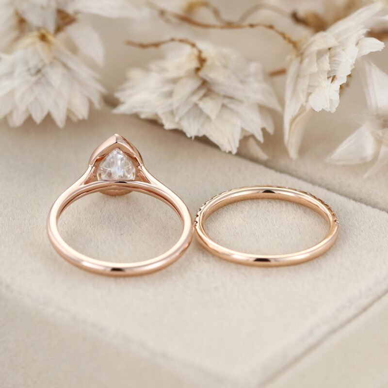 1.5CT Pear Cut Moissanite Solitaire Ring Set 14K Rose Gold Engagement Ring Bezel Setting Statement Ring Gift For Her Vintage Bridal Set