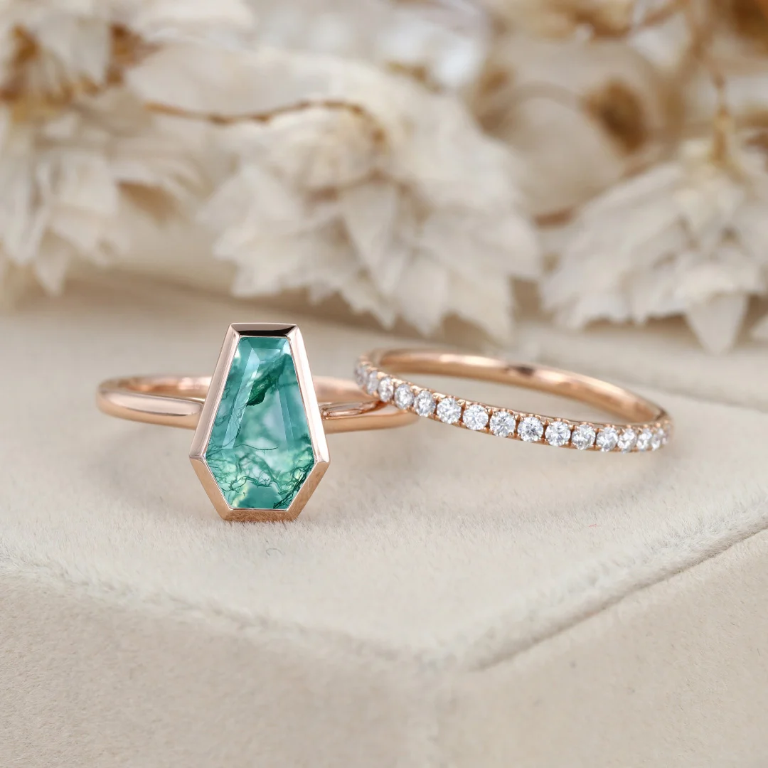 Green stone Emerald engagement ring Pear Cut moissanite ring color Green Emerald engagement buy ring rose gold alexandrite bridal wedding