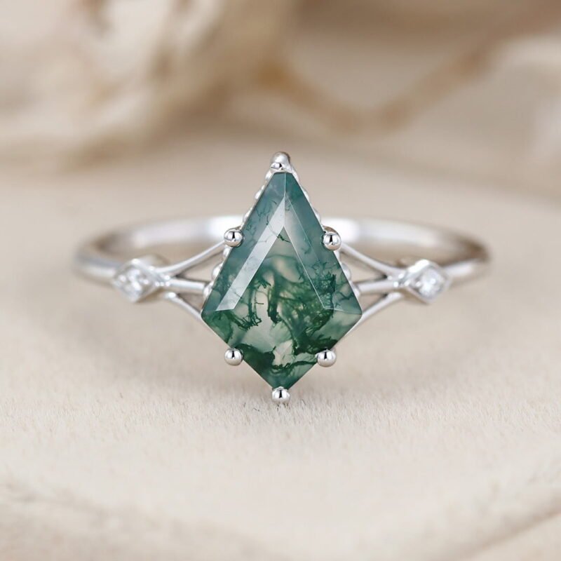 10x7mm Kite cut Moss Agate engagement ring in 14K White Gold