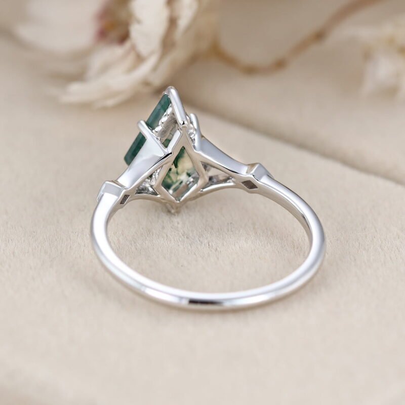 10x7mm Kite cut Moss Agate engagement ring in 14K White Gold