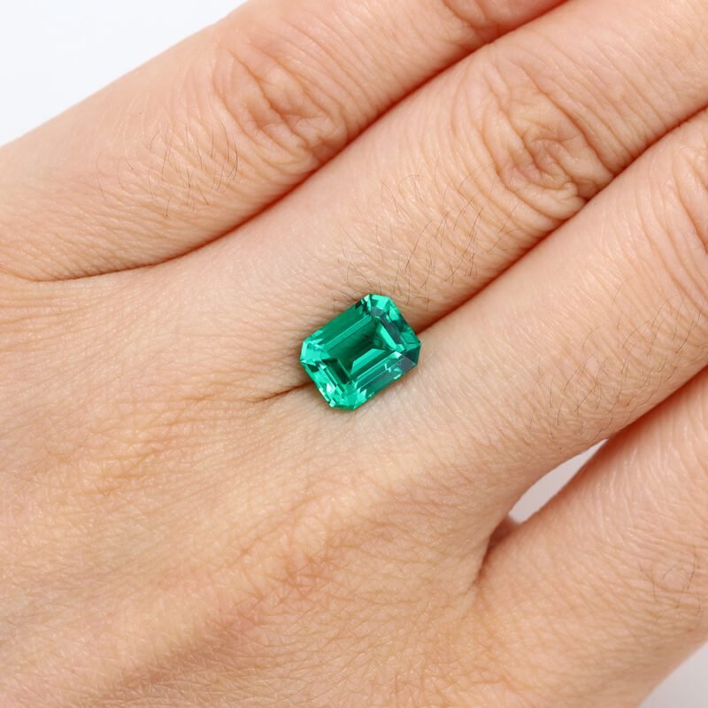 2.5 Carat Emerald Cut Lab Grown Emerald Loose Stone (5)