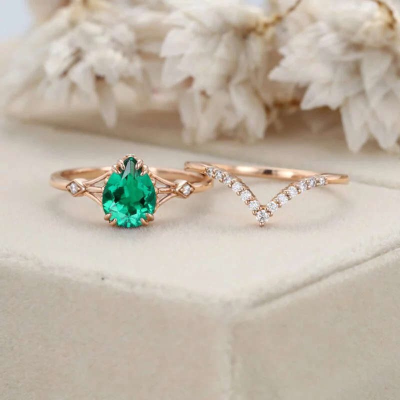 2PCS Pear shaped Emerald engagement ring set vintage Rose gold Unique Diamond cluster engagement ring women Bridal gift