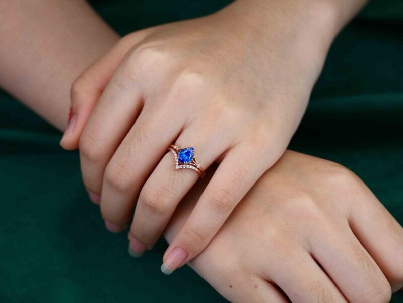 2pcs Pear shaped Sapphire engagement ring set Rose gold Unique Cluster Diamond Moissanite engagement ring women Vintage wedding ring