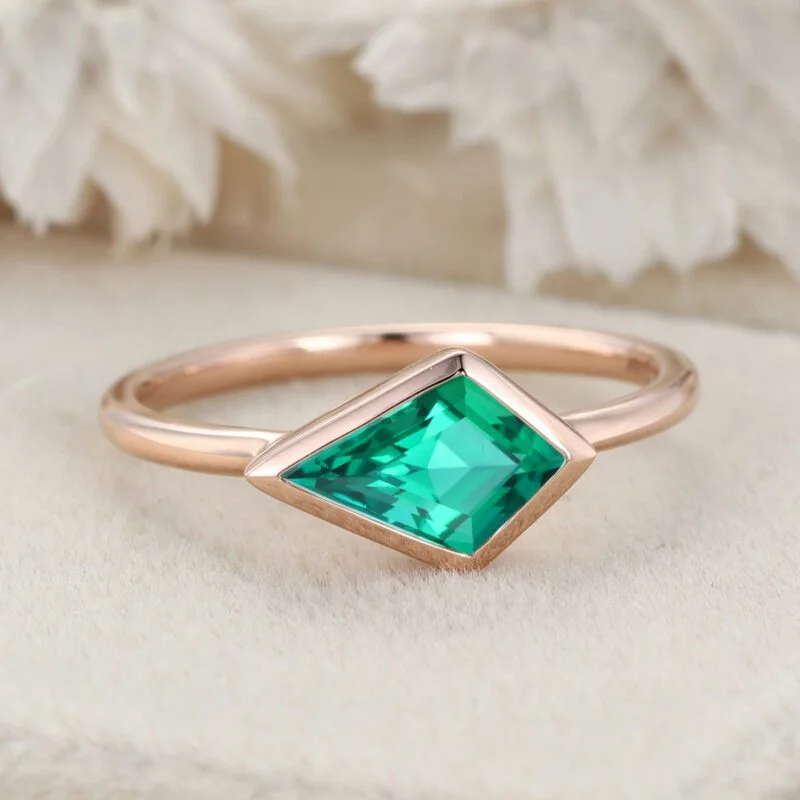 Emerald Engagement Ring Art Deco Minimalist Bezel Ring Kite Cut Gemstone East West Ring Simple Wedding Ring Personalized Gift For Her