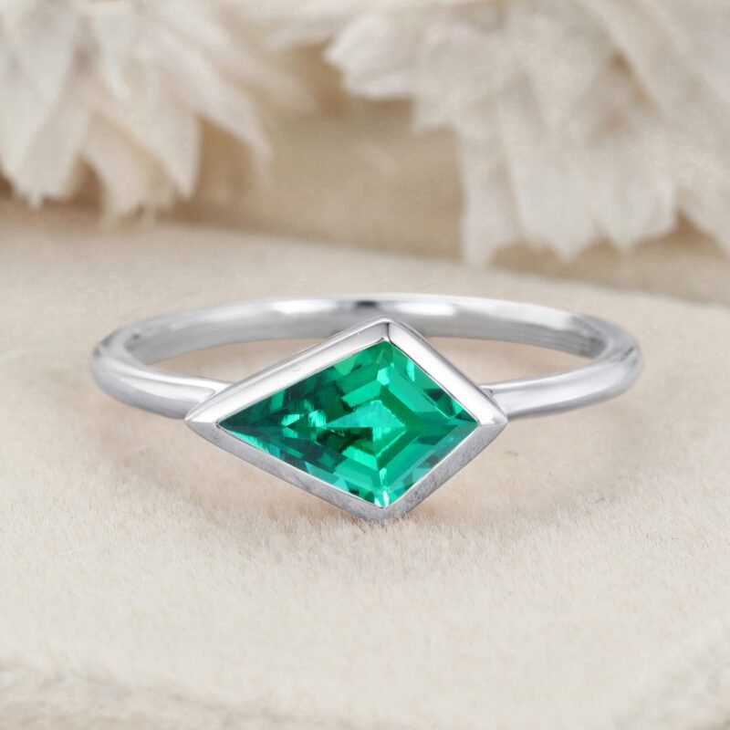Emerald Engagement Ring Art Deco Minimalist Bezel Ring Kite Cut Gemstone East West Ring Simple Wedding Ring Personalized Gift For Her