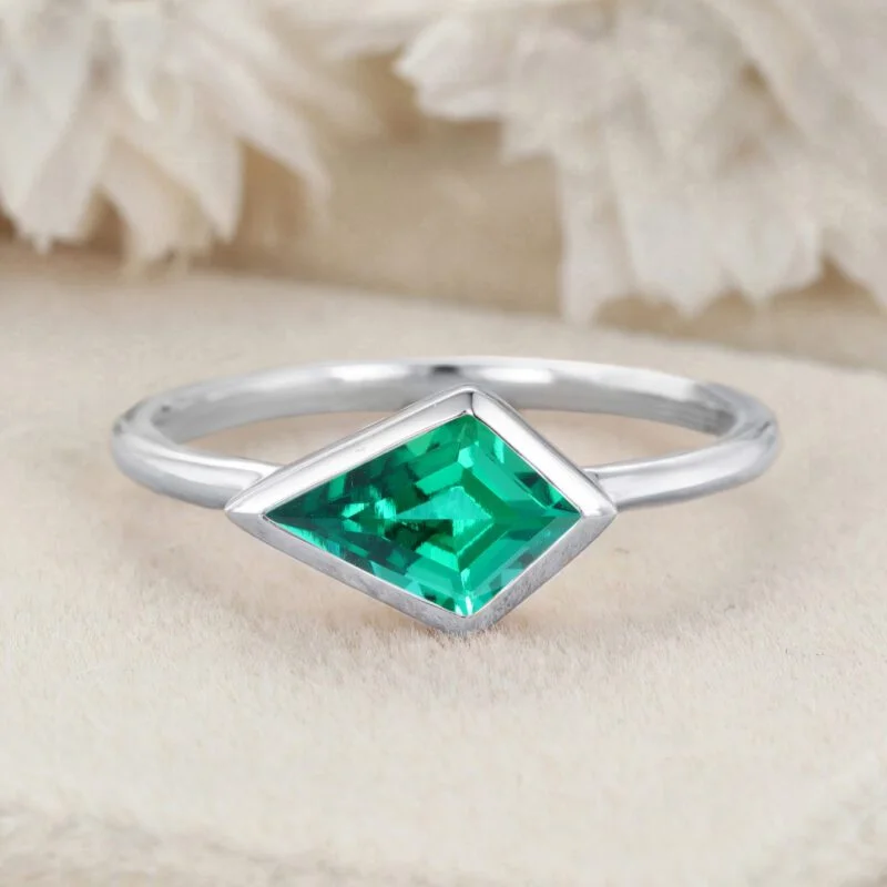 Emerald Engagement Ring Art Deco Minimalist Bezel Ring Kite Cut Gemstone East West Ring Simple Wedding Ring Personalized Gift For Her