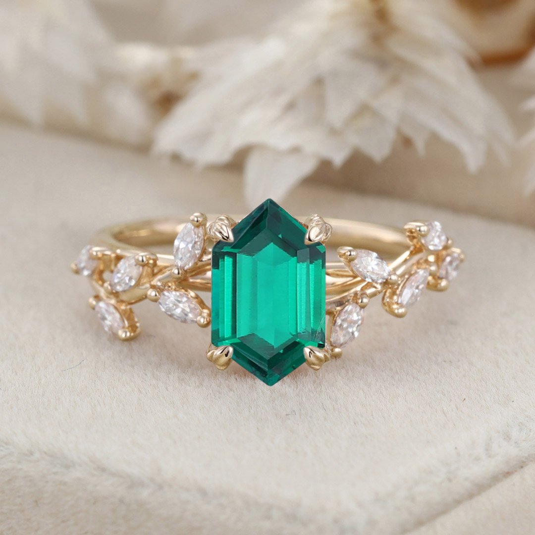 Alwyn Peak Ring | Emerald, Diamonds, 14k Gold – From Isla