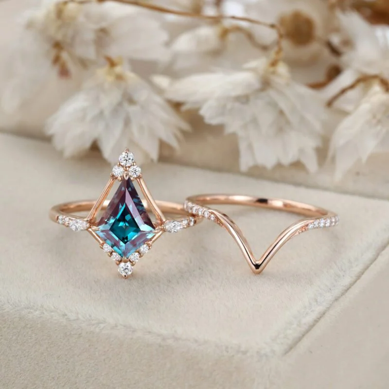 Kite Cut Lab Alexandrite Engagement Ring Set 14k Rose Gold Marquise Cut Diamond Ring For Women Unique Bridal Wedding Ring Set Gift