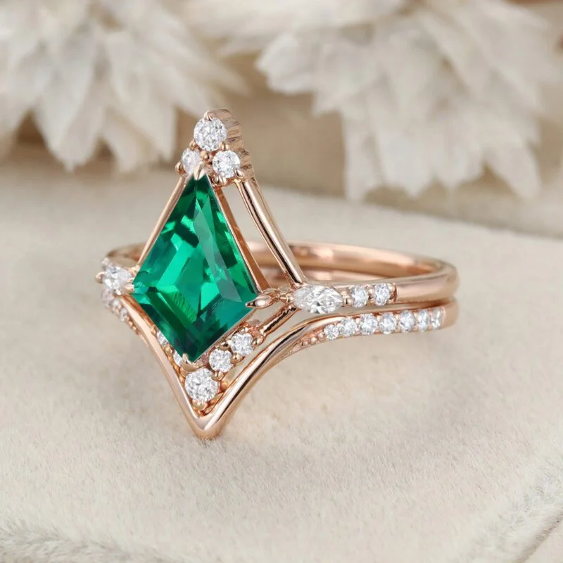 Kite Cut Lab-Grown Emeralds Engagement Ring Set 14K Rose Gold Ring Art Deco Cluster Moissanite Wedding Ring