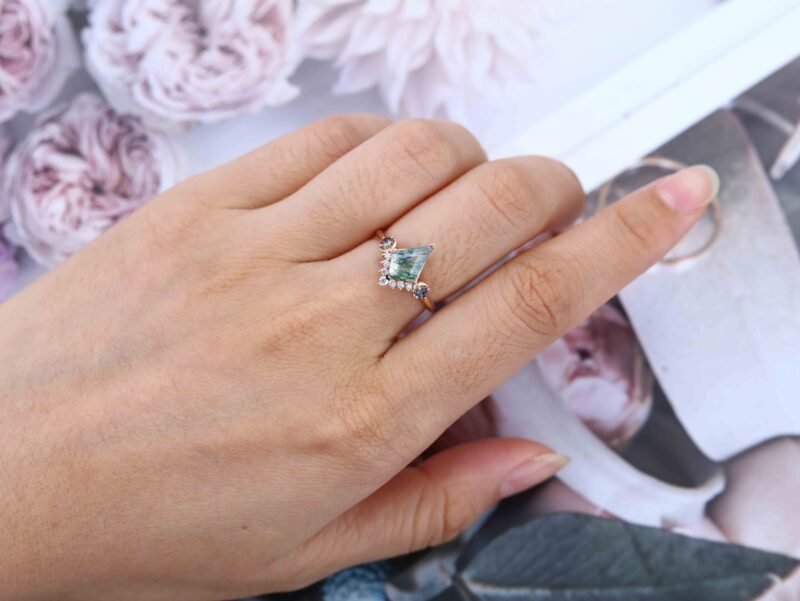 Kite Cut Moss Agate Engagement Ring Alexandrite Engagement Ring Vintage Solid Rose Gold Bridal Ring For Women Art Deco Anniversary gift Ring