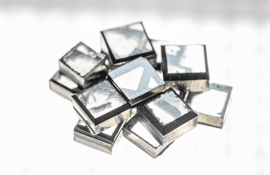 Lab-grown rough diamonds