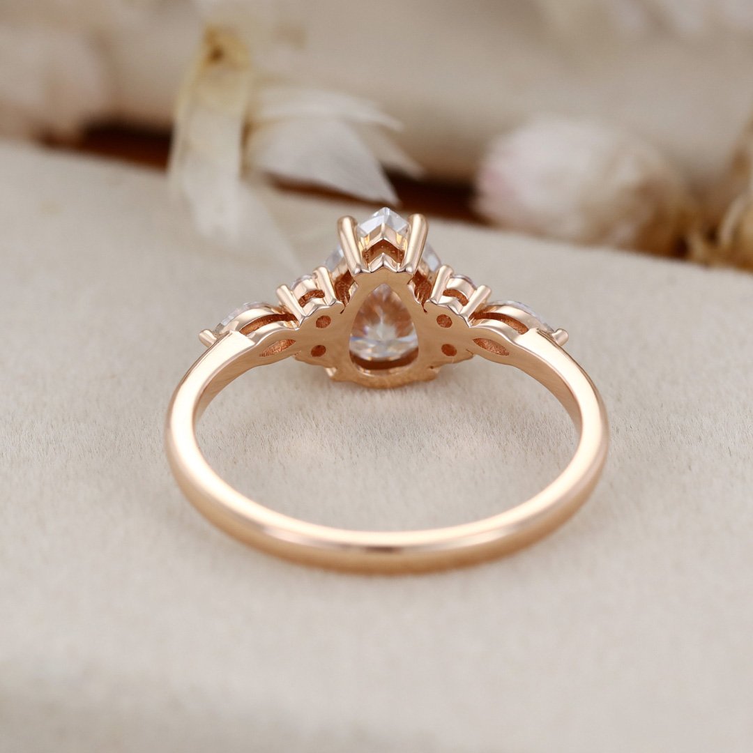 Amazon.com: 10K Rose Gold Pear Shaped Cubic Zirconia Engagement Ring and  Matching Contour Wedding Band Bridal Set - Size 4 : Claddagh Gold:  Clothing, Shoes & Jewelry