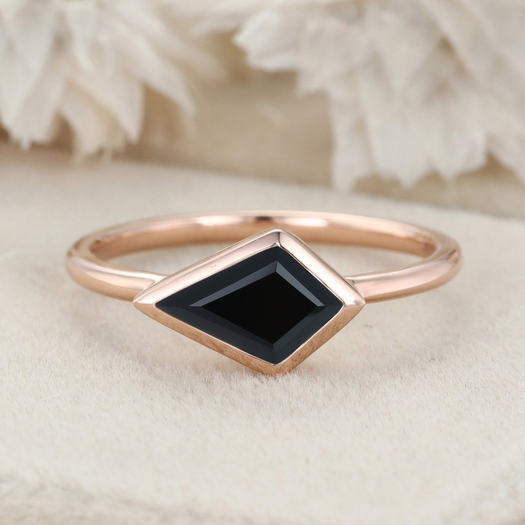 Minimalist Pear diamond Engagement Ring In 14K Rose Gold | Fascinating  Diamonds