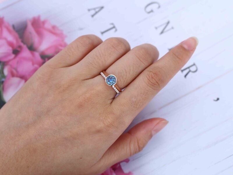 Round Cut Bezel Alexandrite Ring Set 14K Rose gold ring Alexandrite Engagement Ring Dainty Promise Ring Solitaire Bezel Ring Anniversary gift