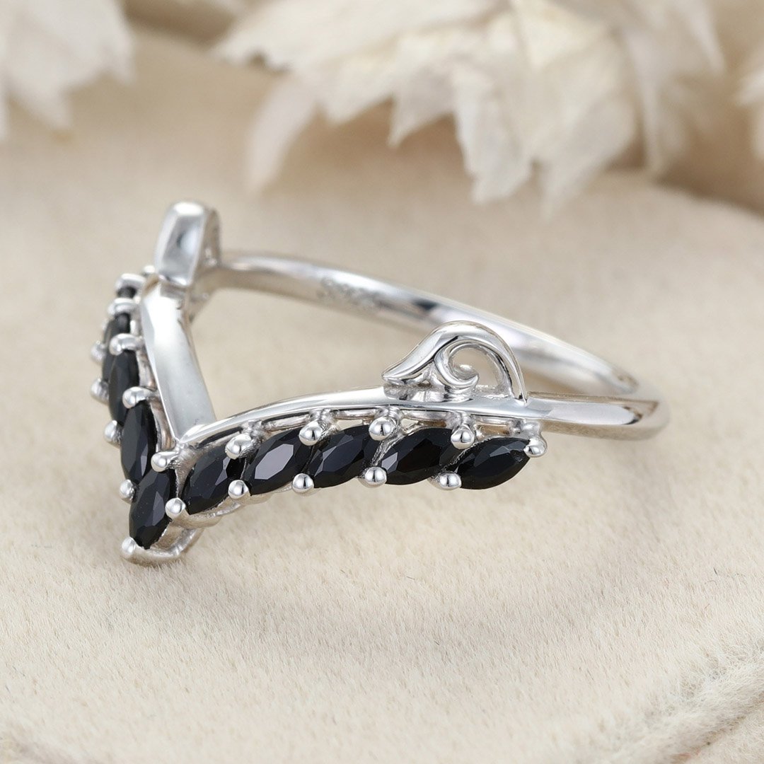 Elegant Art Deco Diamond Black Onyx White Gold Ring