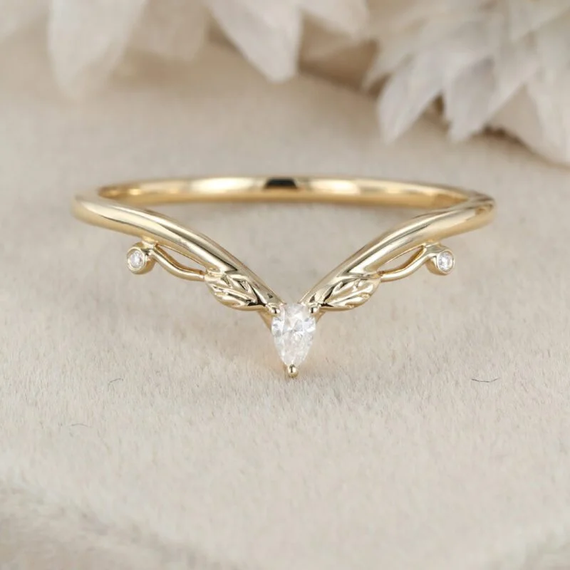 Unique diamond wedding band Curved moissanite wedding ring leaf ring Vintage Yellow gold wedding band Bridal promise Anniversary gift ring