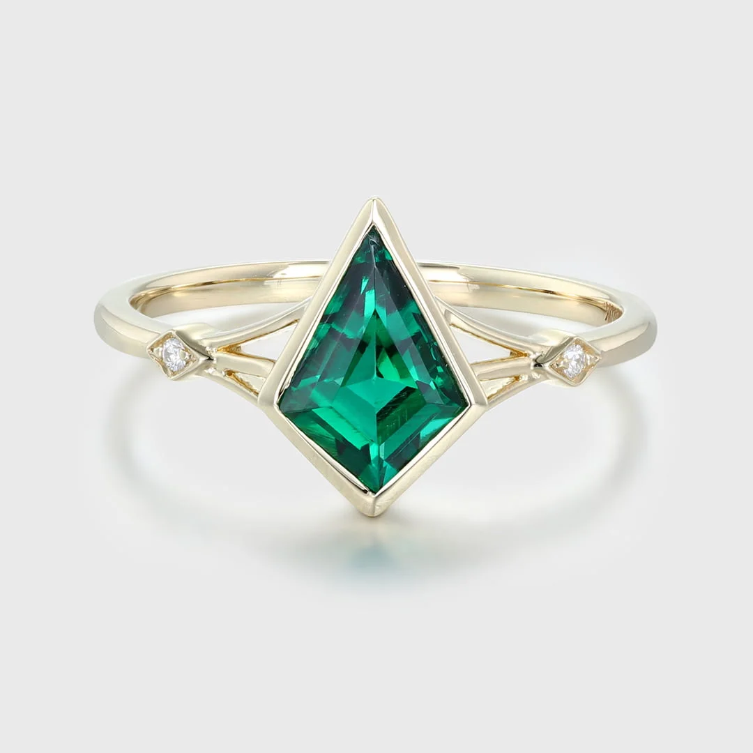 Kite Shaped deals Emerald Wedding Ring Art Deco Emerald Leaf Engagement Ring For Women 14k Gold Emerald Kite Bridal Ring Antique Anniversary Ring