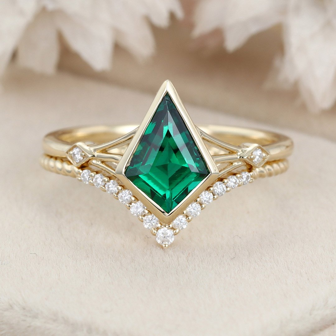 Nature Ring With Emerald & Meteorite-4260 | Jewelry by Johan - Jewelry by  Johan