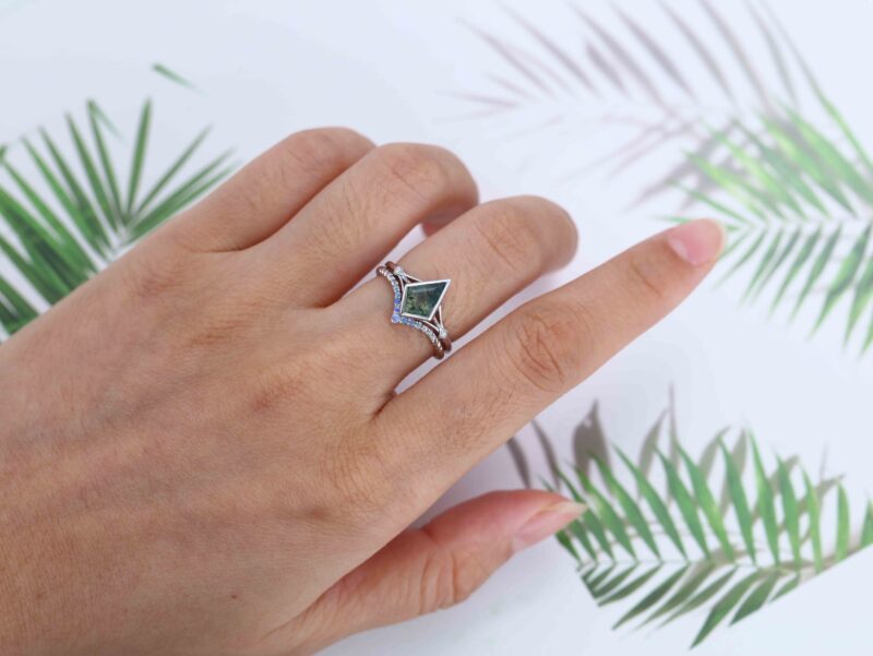 Unique kite cut green moss agate engagement ring set White gold Natural Opal wedding band for women vintage bridal wedding ring set gift