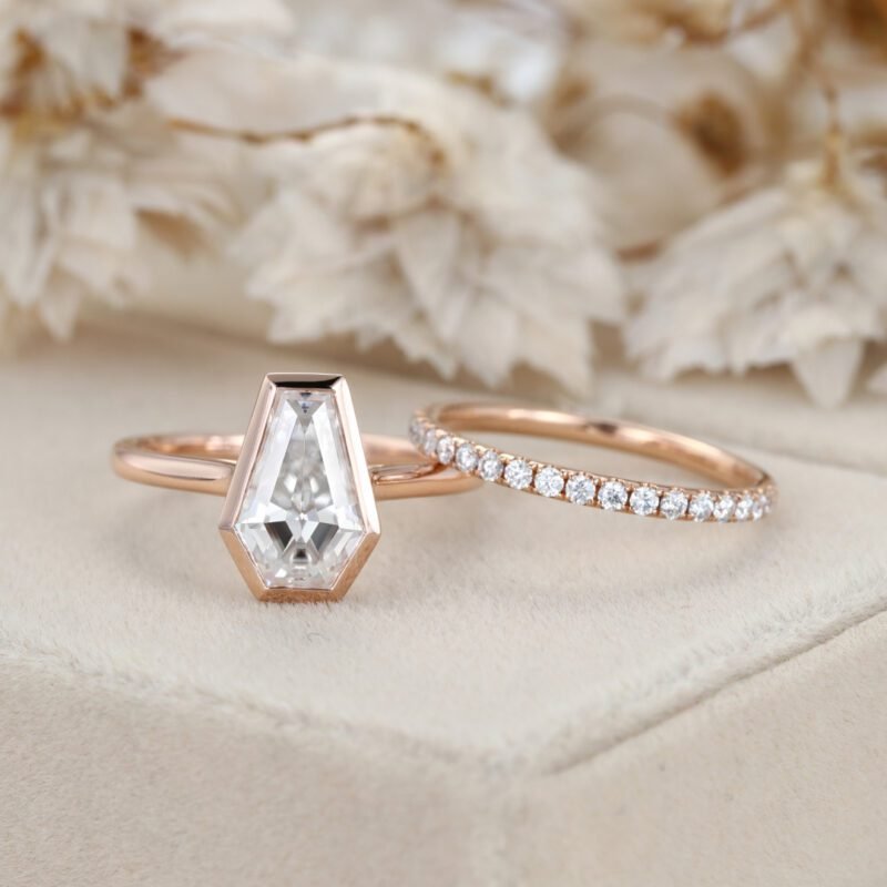 Vintage Moissanite Bridal Set Hidden Halo Coffin Cut 1.8CT Moissanite Ring Multi-Stone Matching Rings Diamond Wedding Ring Rose Gold Ring